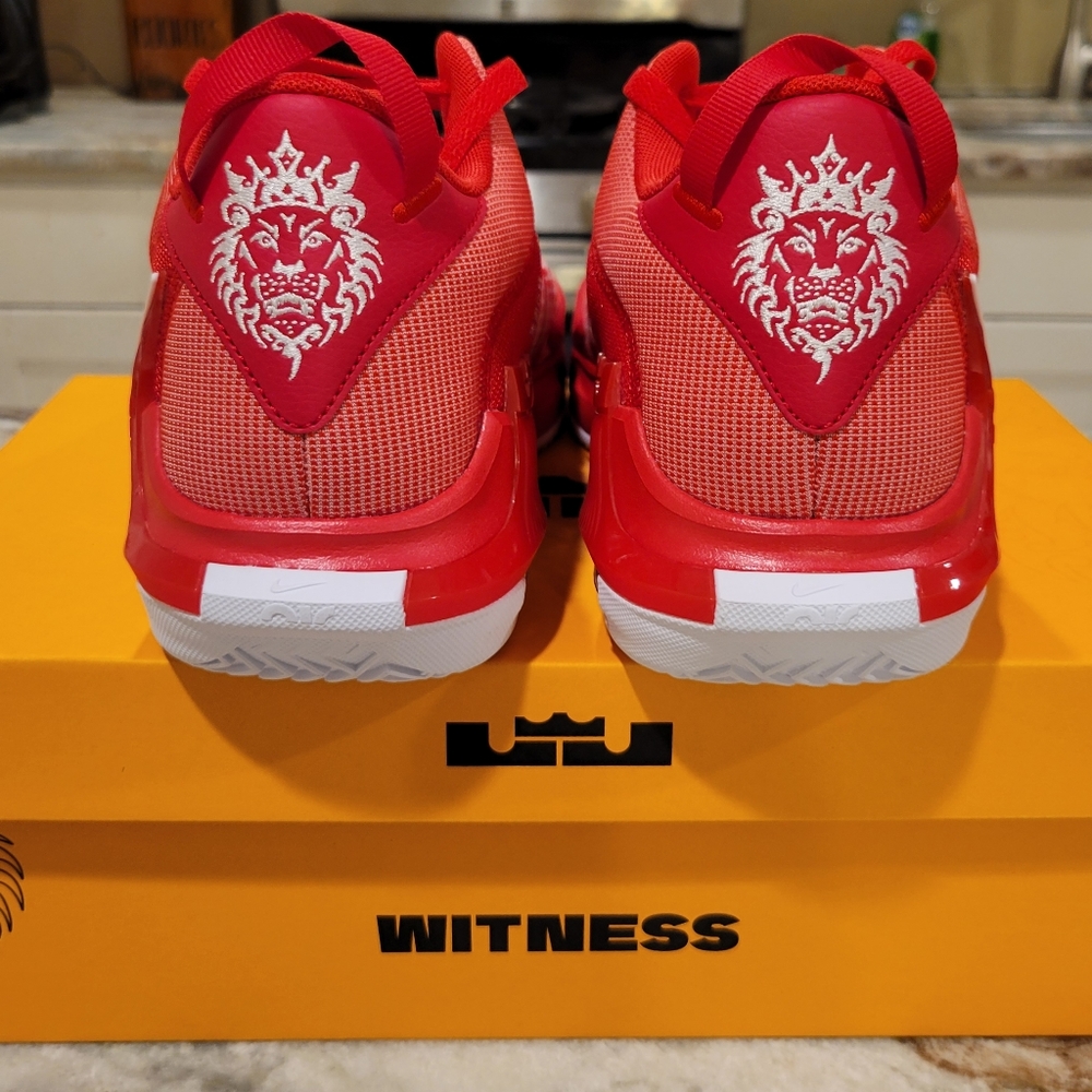 Nike LeBron Witness VII TB, University Red/White, Men's 10.5, NWT in box - Picture 3 of 5
